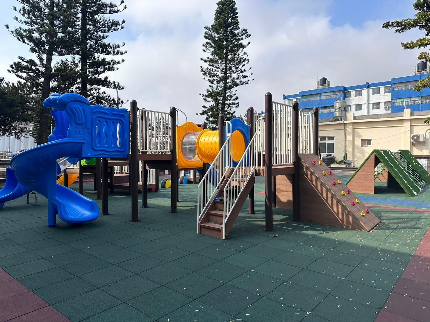 光華社區公園共融式遊具設置